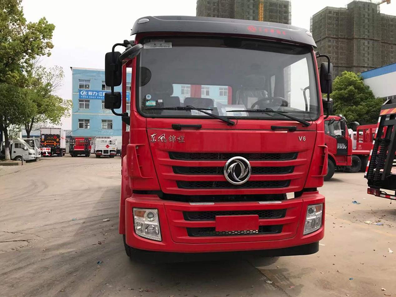 國(guó)六東風(fēng)錦程小三軸平板運(yùn)輸車