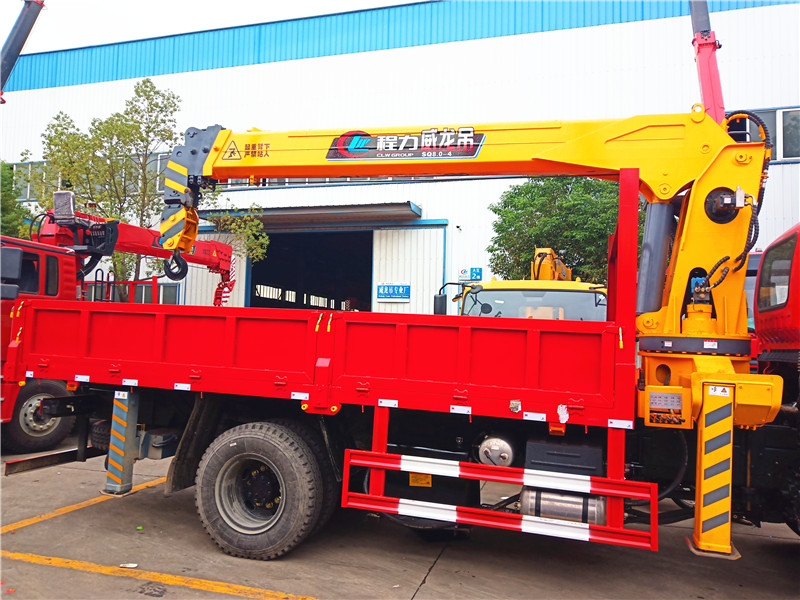 東風(fēng)暢行D1L單橋隨車(chē)吊