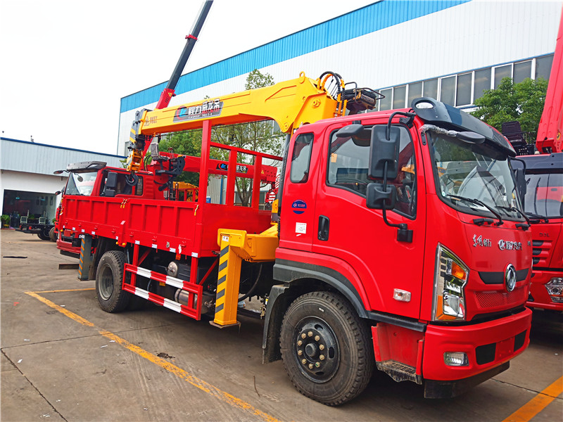 東風(fēng)暢行D1L單橋隨車(chē)吊