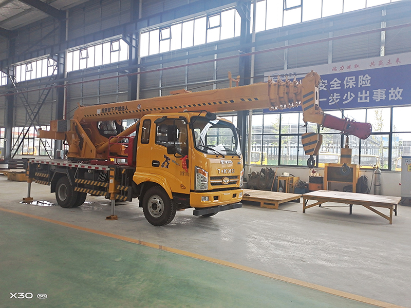 唐駿10噸汽車吊