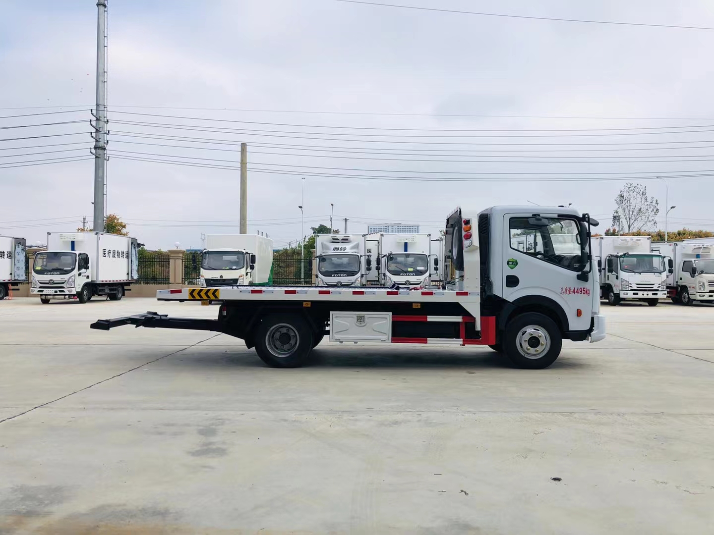 多利卡藍牌全落地清障車